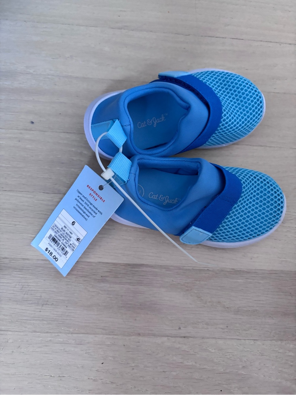 Cat & Jack Light and Royal Blue Kids' Slip-On Mesh Water Shoes size 6